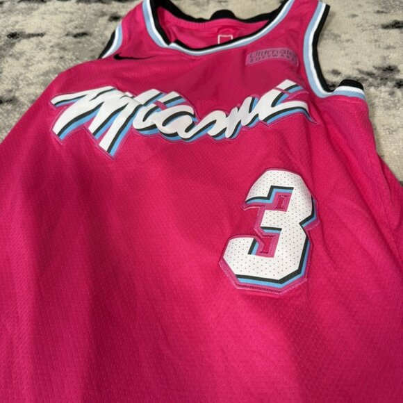 Nike NBA Miami Heat Dwayne Wade #3 Basketball Jersey - Picture 3 of 8